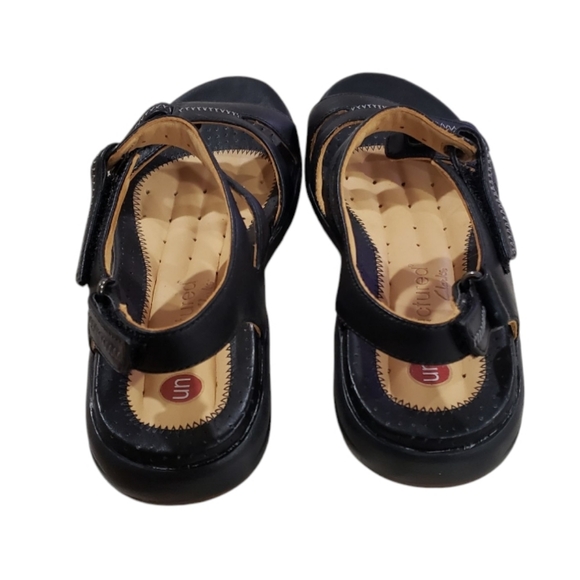 Clarks Unstructured Leather Sandals - Picture 3 of 5